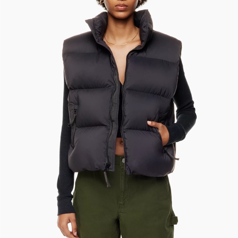 Aritzia TNA Mega Puff Vest